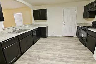 5814 Dawn Light Cir, Houston, TX 77048 - Photo 2