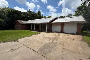 1301 N Vauthier Ln, La Marque, TX 77568 - Photo 2