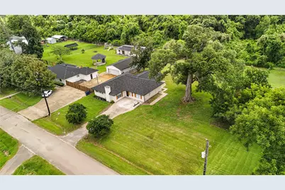 223 Lee Avenue, Jones Creek, TX 77541 - Photo 48