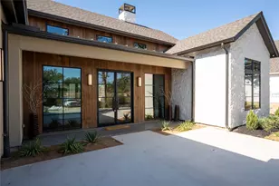 3010 Silverbell Ct, Bryan, TX 77807 - Photo 2