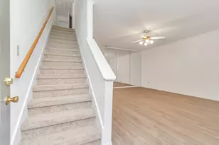 9800 Pagewood Ln, Houston, TX 77042 - Photo 16