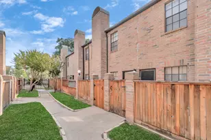 9800 Pagewood Ln, Houston, TX 77042 - Photo 6
