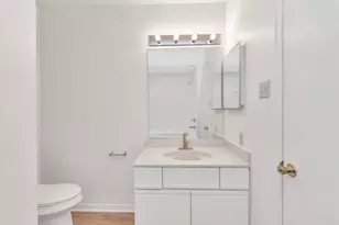 9800 Pagewood Ln, Houston, TX 77042 - Photo 32