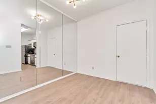 9800 Pagewood Ln, Houston, TX 77042 - Photo 18