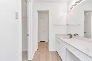 9800 Pagewood Ln, Houston, TX 77042 - Photo 28