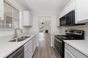 3770 Lovers Wood Ln, Houston, TX 77014 - Photo 10