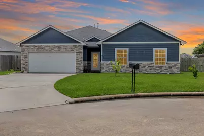2422 Cardinal Drive, Bay City, TX 77414 - Photo 1