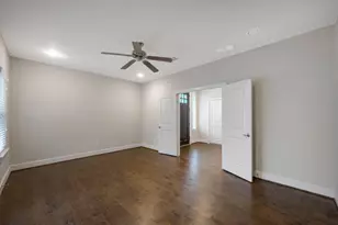 953 W 24th St, Houston, TX 77008 - Photo 4