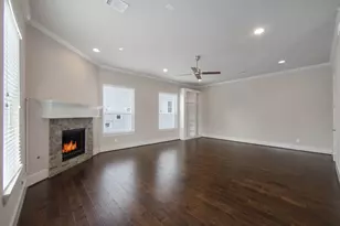 953 W 24th St, Houston, TX 77008 - Photo 10