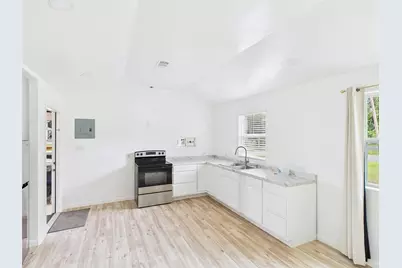 4031 Fairview Drive, Orange, TX 77630 - Photo 6