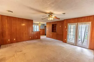 1092 S Holland St, Bellville, TX 77418 - Photo 10