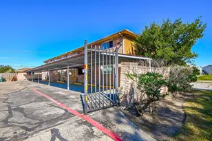 7902 Prestwood Dr, Houston, TX 77036 - Photo 1