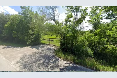 2612 Lake Road, La Marque, TX 77568 - Photo 2