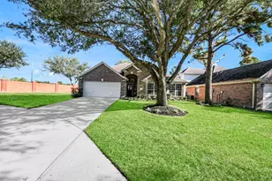 10118 Heron Meadows Dr, Houston, TX 77095 - Photo 2