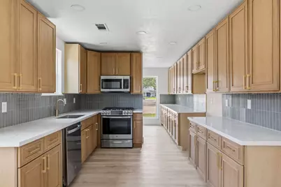 5927 Beaudry Drive, Houston, TX 77035 - Photo 16