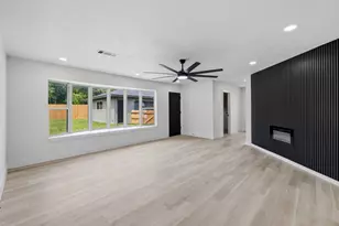 5927 Beaudry Dr, Houston, TX 77035 - Photo 10