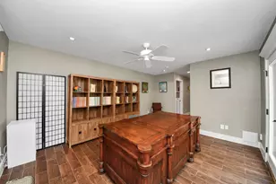 3 Hidden Deer Corner Ct, The Woodlands, TX 77381 - Photo 18