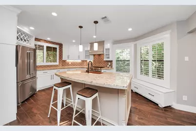 3 Hidden Deer Corner Court, The Woodlands, TX 77381 - Photo 8