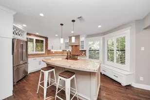 3 Hidden Deer Corner Ct, The Woodlands, TX 77381 - Photo 8