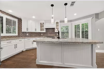 3 Hidden Deer Corner Court, The Woodlands, TX 77381 - Photo 8