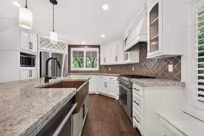 3 Hidden Deer Corner Court, The Woodlands, TX 77381 - Photo 10