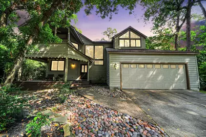 3 Hidden Deer Corner Court, The Woodlands, TX 77381 - Photo 2