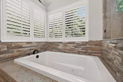 3 Hidden Deer Corner Court, The Woodlands, TX 77381 - Photo 36