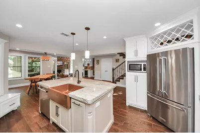 3 Hidden Deer Corner Court, The Woodlands, TX 77381 - Photo 10
