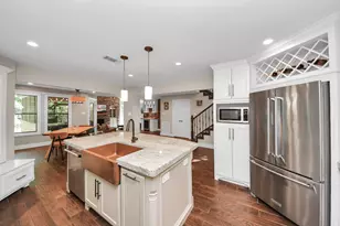 3 Hidden Deer Corner Ct, The Woodlands, TX 77381 - Photo 10