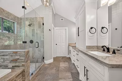 3 Hidden Deer Corner Court, The Woodlands, TX 77381 - Photo 34