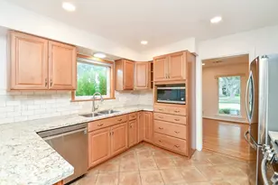 5127 Hummingbird St, Houston, TX 77035 - Photo 12