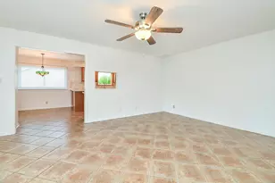 5127 Hummingbird St, Houston, TX 77035 - Photo 10