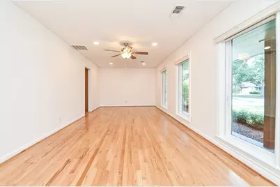 5127 Hummingbird Street, Houston, TX 77035 - Photo 4