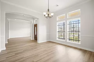 7034 Sherwood Dr, Houston, TX 77021 - Photo 6