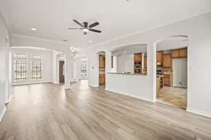 7034 Sherwood Dr, Houston, TX 77021 - Photo 10