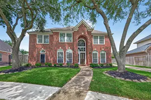 1711 Emma Cove Ct, Sugar Land, TX 77479 - Photo 2