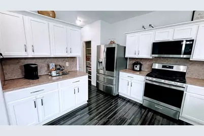 6810 Enchanted Crest Drive, Katy, TX 77449 - Photo 10