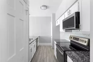 420 Wilcrest Dr, Houston, TX 77042 - Photo 2