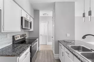 420 Wilcrest Dr, Houston, TX 77042 - Photo 8