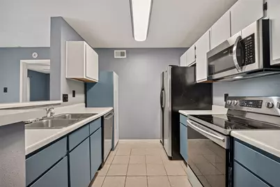 18800 Egret Bay Blvd Boulevard #503, Webster, TX 77058 - Photo 12