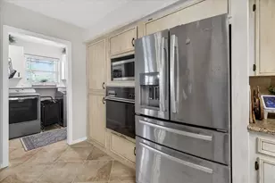 12403 Cherry Point Dr, Mont Belvieu, TX 77535 - Photo 24