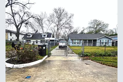 1319 E Main Street, Humble, TX 77338 - Photo 12