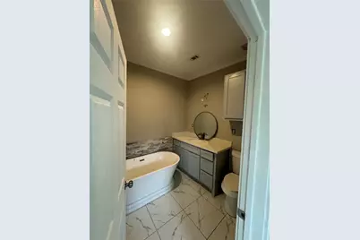 10319 Glenkirk Drive, Houston, TX 77089 - Photo 32