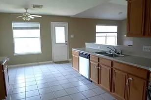 9718 Cottage St, Pearland, TX 77584 - Photo 4