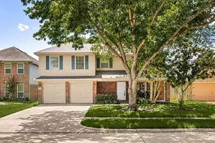 16818 Basewood Ct, Sugar Land, TX 77498 - Photo 2