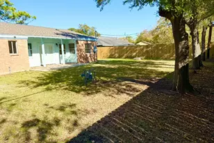 423 Baywood St, Shoreacres, TX 77571 - Photo 4