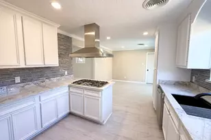 423 Baywood St, Shoreacres, TX 77571 - Photo 8