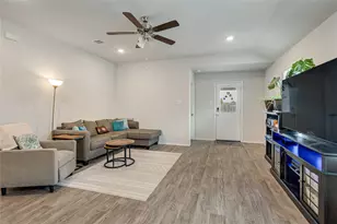 8022 Front Nine Ln, Navasota, TX 77868 - Photo 6