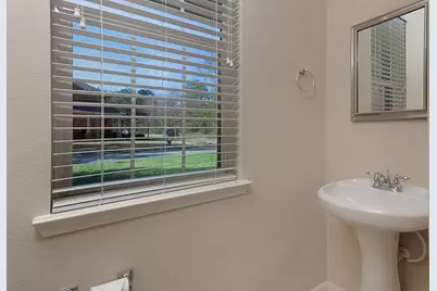 50 E Pipers Green, The Woodlands, TX 77382 - Photo 8
