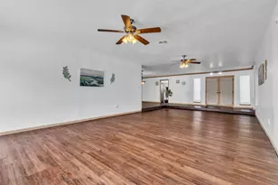 3411 Woodcrest Dr, Baytown, TX 77521 - Photo 6